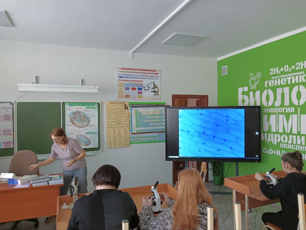 Гости в Точке Роста из Казанской школы.